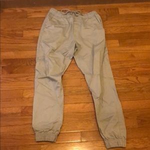 GREY MEN’S JOGGER STYLE PANTS